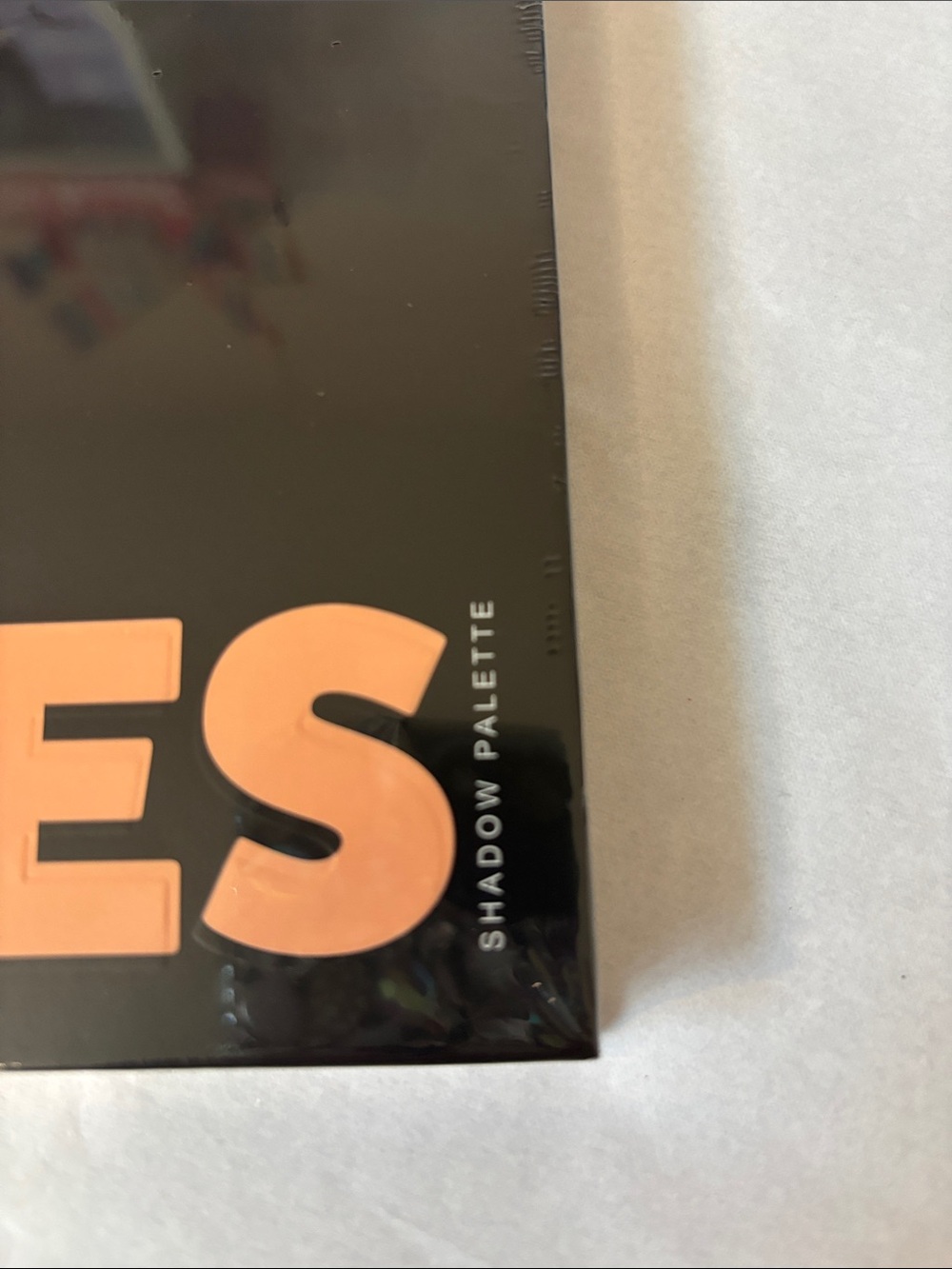 Ultimate Mattes Eyeshadow Palette - Neutral Peach Shades - Picture 2 of 3